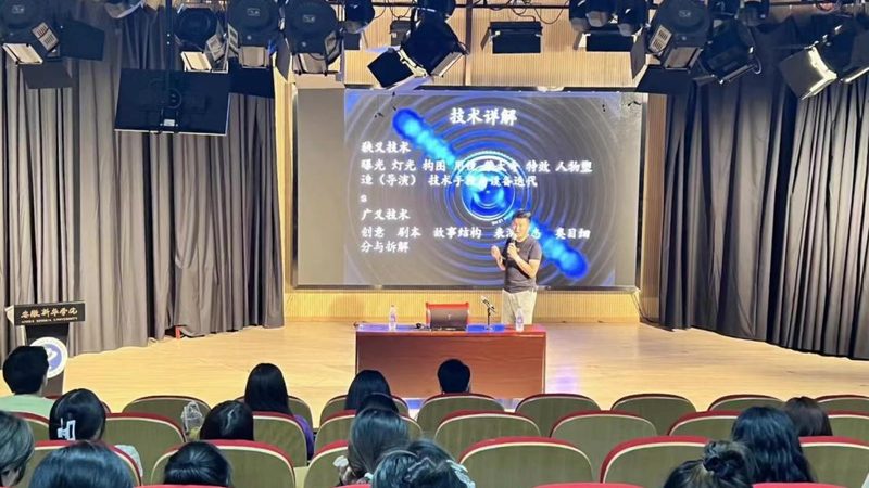 直播代运营与自播区别：揭秘两种模式的优劣与适用场景